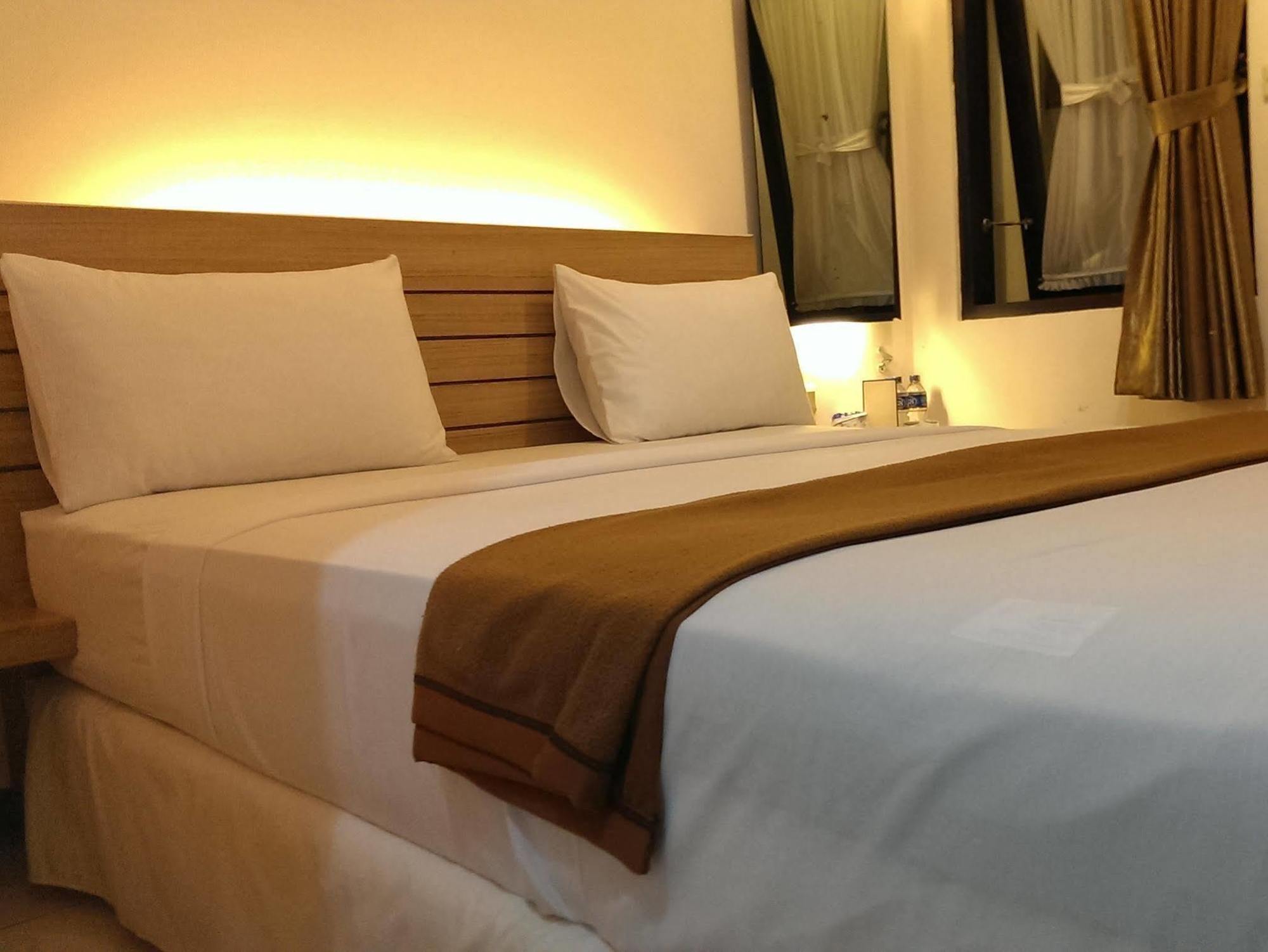 Marciella Hotel Bandung Esterno foto